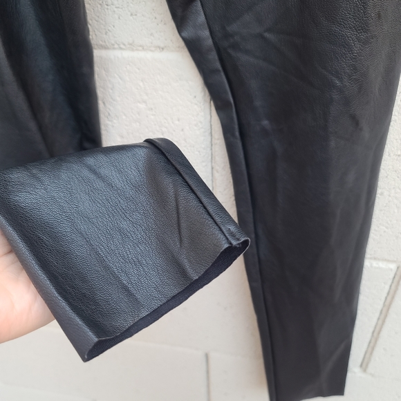 Commando | Faux Leather Perfect Control Leggings in Black Size Large - Picture 6 of 9